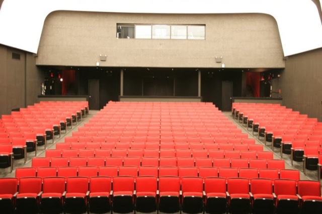 Empty theater