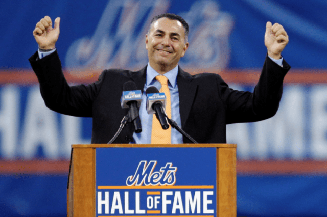 John Franco infront of podium with Mets Hall of Fame sign