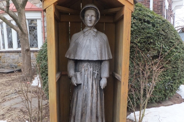 Elizabeth Ann Seton statue