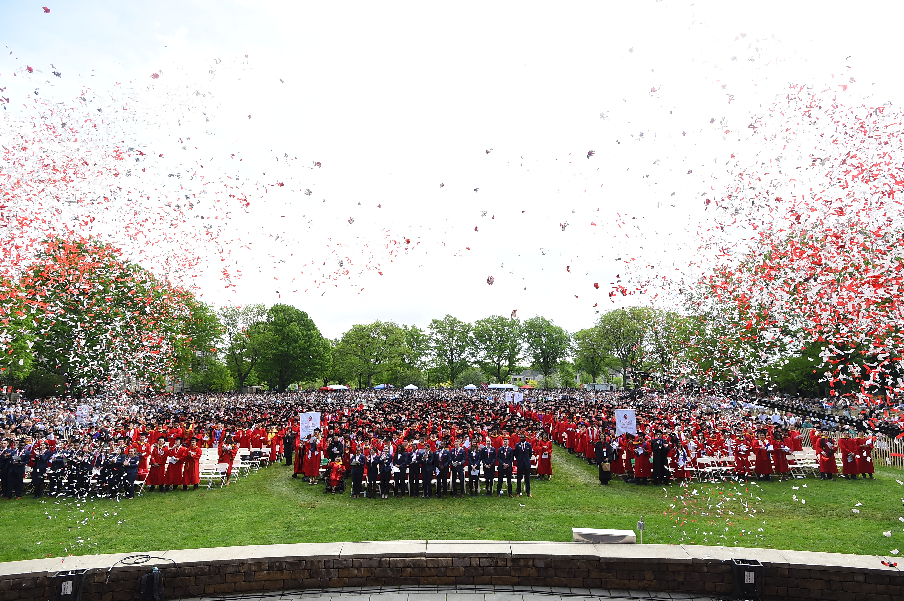 Commencement Image 960x640