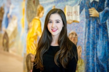 Olivia Hervey 960x640