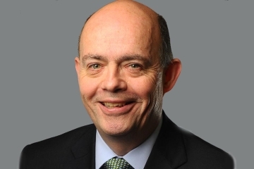 Mark Browne headshot