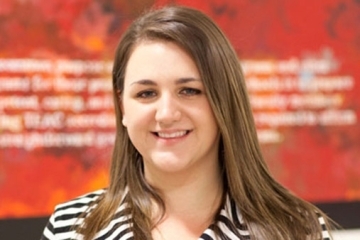 Stephanie Zirbes headshot