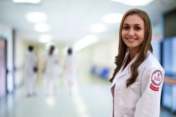 Pharm.D. Student Tests her Skills to Forge COVID-19 Vaccine Clinic