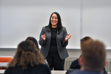 Amanda C. Farías ’11C, ’12G