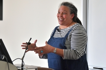 D’Angelo Chair Lecture Focuses on Healing Power of Quilt Making