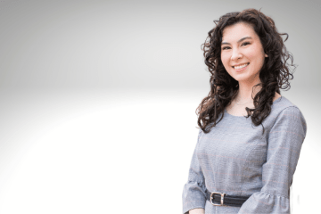 Lara Albrechcinski headshot