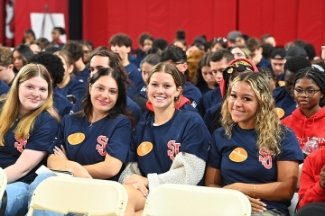 Students pose for a photo at New Student Convocation