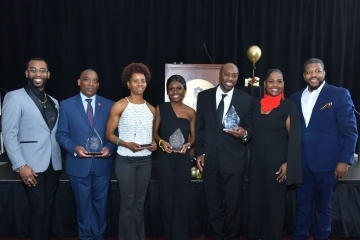 Award winners posing for photo at MLK Agents of Change Awards Dinner