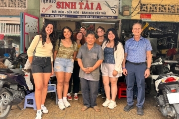 Students visit Vietnam