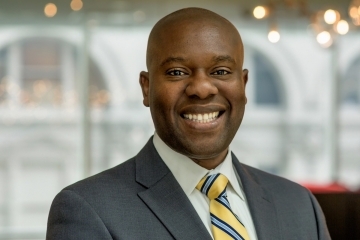 St. John's Alumni Vivian Saunders ’03CPS Headshot