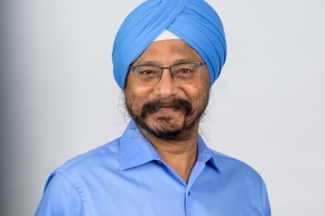 Ravinder P. Singh ’85M.B.A. headshot