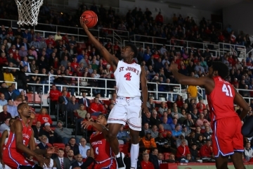 The Red Storm, one of just nine unbeaten teams remaining in the nation, continued its best start since 1982-83, when the Johnnie