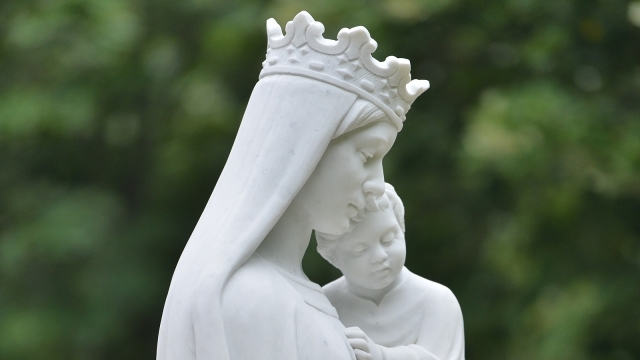 Statue of Mary holding a baby