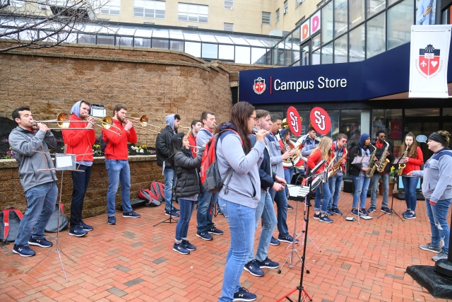 Accepted Student Day on Queens Campus