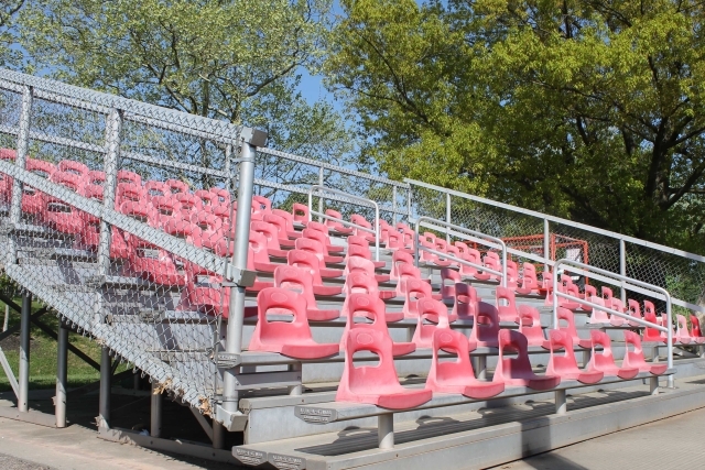 softball_field_bleachers