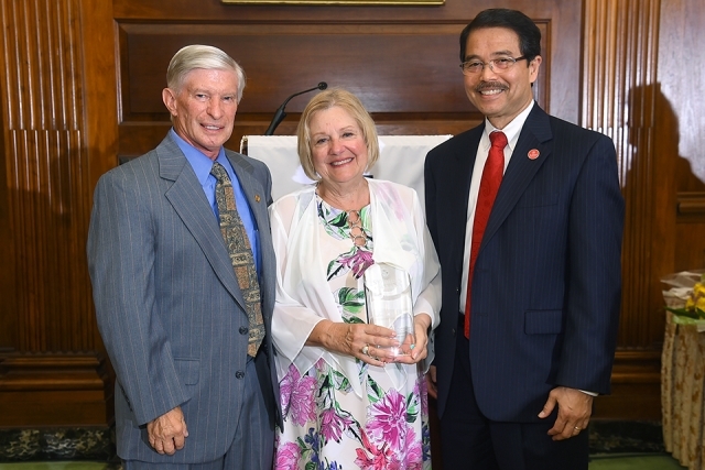 President Gempesaw with 2019 Founder's Society Dinner attendees