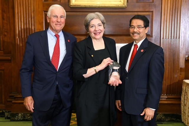 2019 Founder's Society Dinner attendees and President Gempesaw