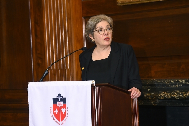 2019 Founder's Society Dinner speaker at podium