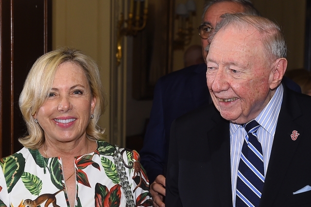 2019 Founder's Society Dinner attendees