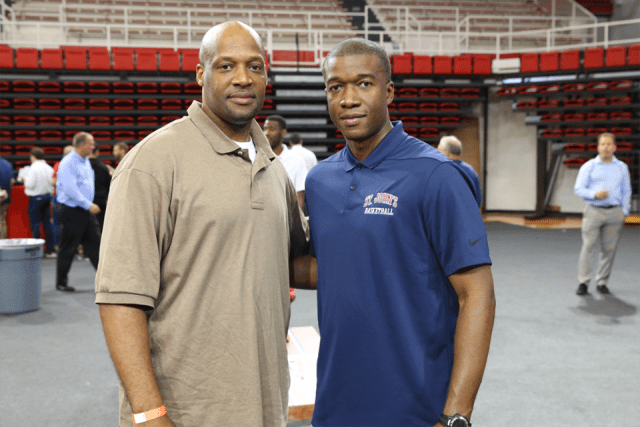 Associate Head Coach TJ Cleveland