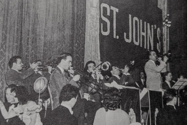 Glen Miller Orchestra Performs