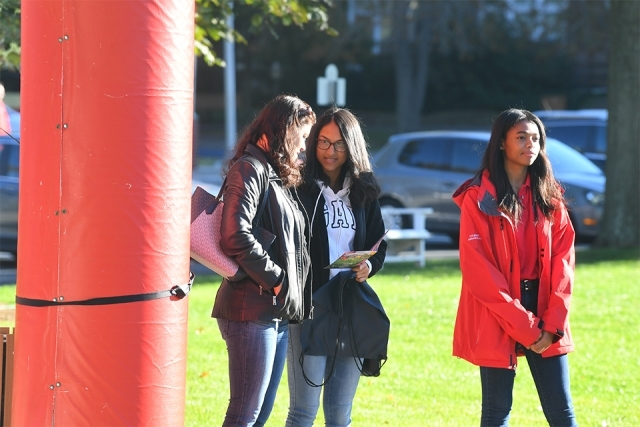 Ambassador on SI Open House tour