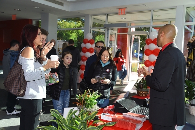 Family Check In at SI Open House
