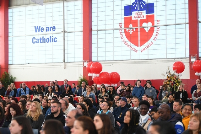 Open House crowd at SI Campus