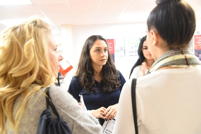 Prospective student meeting with ambassador