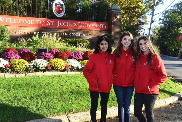 SI Ambassadors welcome at Open House