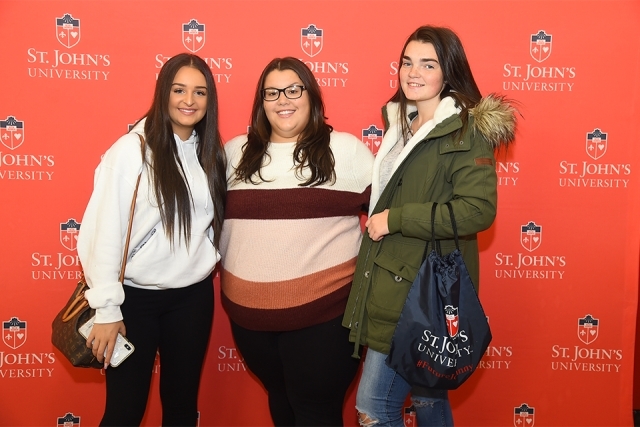 SI Open House attendees