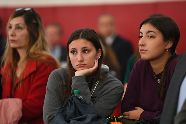 SI students listening to the welcome