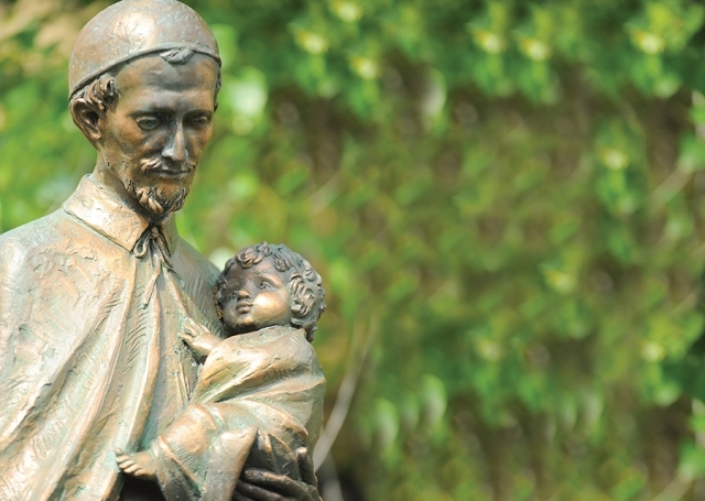 St. Thomas More Church: Statue