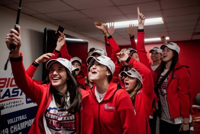 Women's Volleyball team taking a selfie
