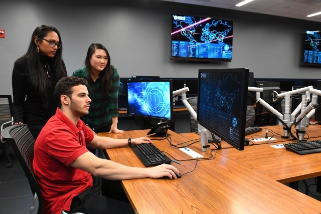 Students in Cyber Lab