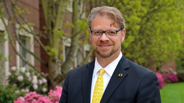 Oregon School of Law Professor Michael Moffitt