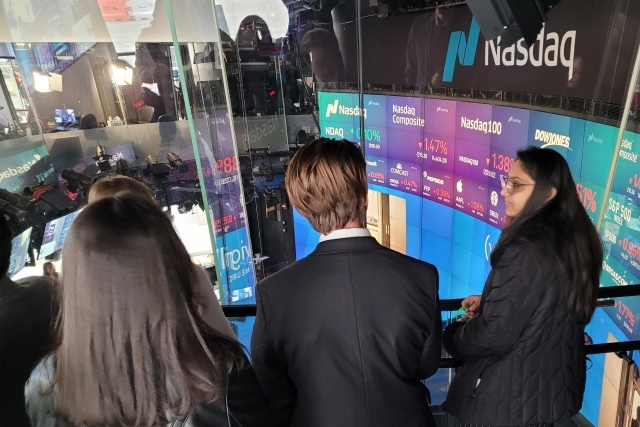 Tobin Honors students have a great day in New York, visiting Nasdaq 960x240