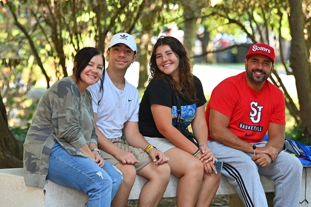 Students and family on Move In Day