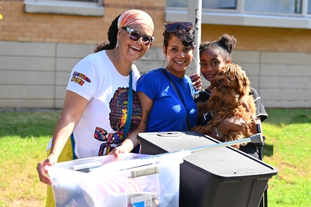 Student and family members at Move In Day