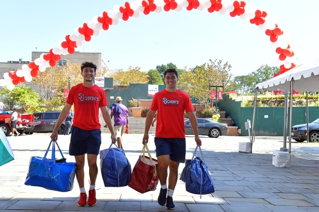 Volunteers at Move In Day