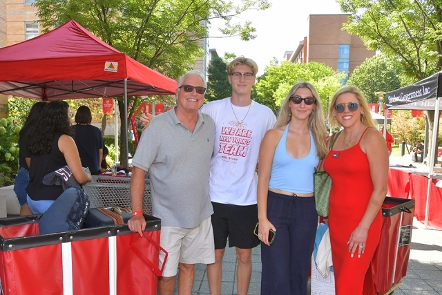 Student and family members at Move In Day