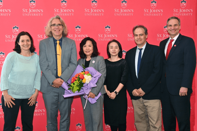 Seokhee Cho, Ph.D., recognized with the Overall Success Award at a Grants Reception and Award Ceremony