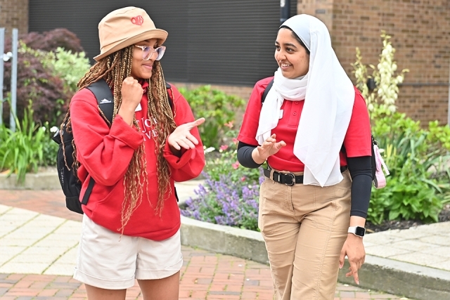 New Student Orientation Gives Equal Focus to Students and ParentsNew Student Orientation Gives Equal Focus to Students and Parents