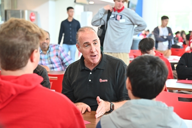 New Student Orientation Gives Equal Focus to Students and Parents