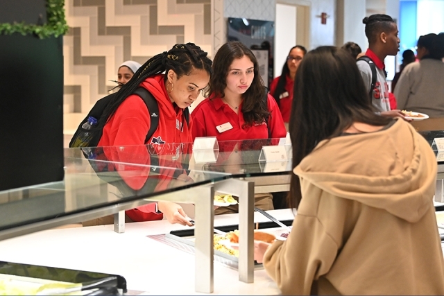 New Student Orientation Gives Equal Focus to Students and Parents