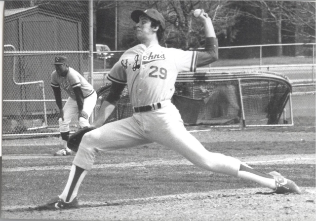 Frank Viola pitching for St. John's
