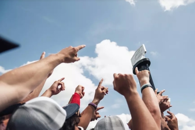 St. John's Univeristy baseball team holding the BIG EAST championship trophy in the air