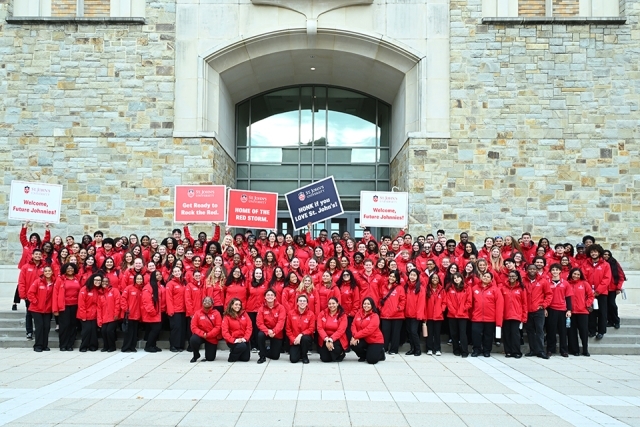 Student ambassadors in giant group outside of DAC