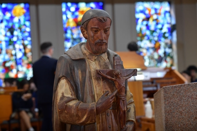 Statue of St. Vincent de Paul